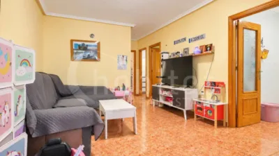 Piso – Los Montesinos - Más