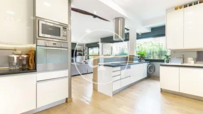 Apartamento en alquiler en Les Tres Torres - Imagen 3