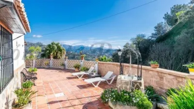 Rustic Finca in Sayalonga photo 2