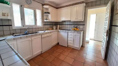 Single-family home in Palau-Saverdera photo 9