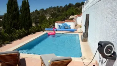 Villa in Petrer photo 2