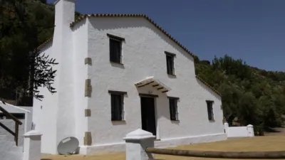 Rustic finca in Zahara de la Sierra photo 3