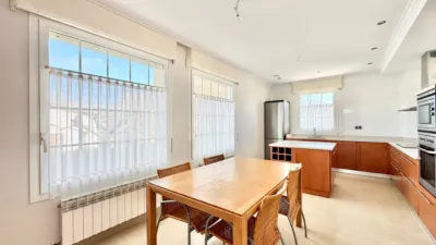 Chalet en venta en Calle Mendibidea, Hijona - Ixona (Elburgo - Burgelu) de 680.000 €