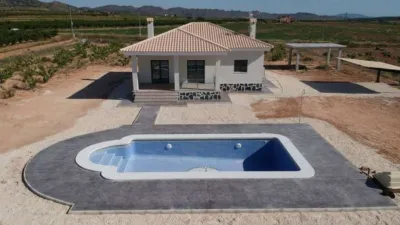 Casa – el Pinós / Pinoso, Polígono Industrial El Cabeço - Més