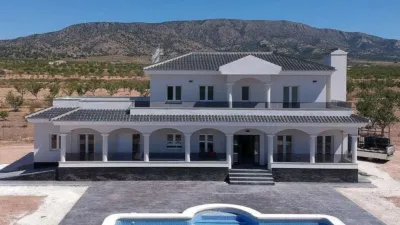 Chalet in El Pinós - Pinoso photo 3