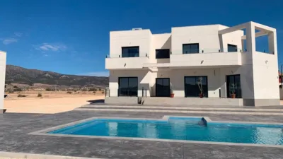 Chalet in El Pinós - Pinoso photo 8