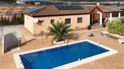 Chalet in El Pinós - Pinoso photo 31