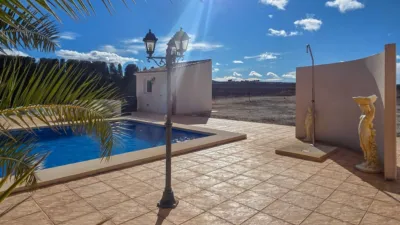 Chalet in El Pinós - Pinoso photo 35