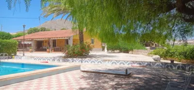 Chalet in Novelda photo 2