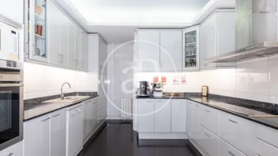 House in Centre photo 9