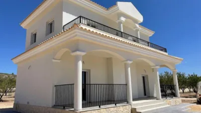 Chalet in El Pinós - Pinoso photo 3
