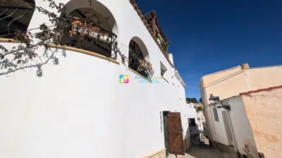 House in Sierro photo 23