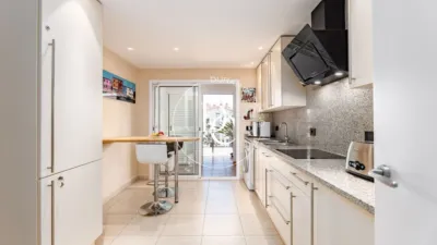 Duplex penthouse in Can Girona-Terramar-Vinyet photo 20