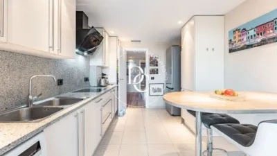 Duplex penthouse in Can Girona-Terramar-Vinyet photo 21