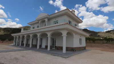 Chalet in El Pinós - Pinoso photo 32