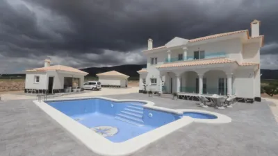 Chalet in El Pinós - Pinoso photo 49