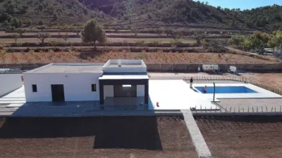 Chalet in El Pinós - Pinoso photo 31