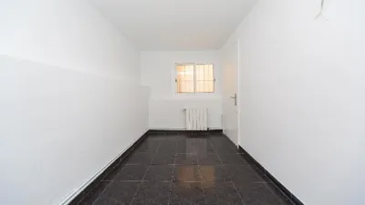 Apartment on Carrer de Travau photo 16