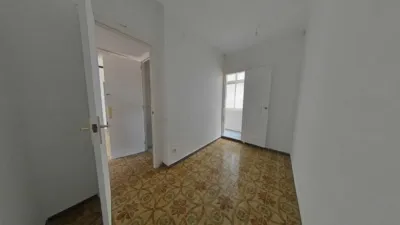 Apartment on Avenida Salvat Papasseit photo 10