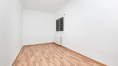 Apartment on Carrer d'Olot photo 60