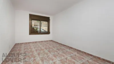 Flat on Carrer dels Garrofers photo 13