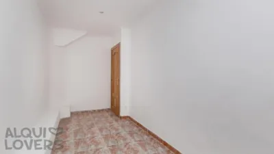 Flat on Carrer dels Garrofers photo 16