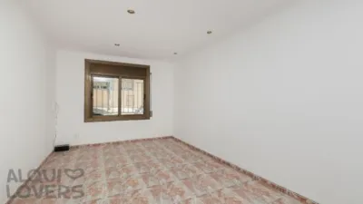 Flat on Carrer dels Garrofers photo 2