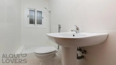 Flat on Carrer dels Garrofers photo 9