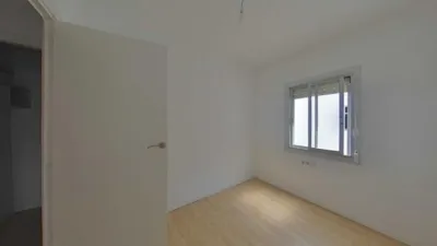 Apartment on Carrer de Milà i Fontanals photo 32