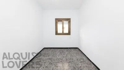 Apartment on Carrer Julia Romera Yañez photo 8