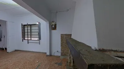 Terraced house on Carrer de Palau-Solità photo 3
