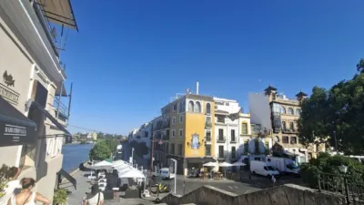 Piso en calle Betis photo 6