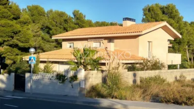 Chalet on Carrer del Pou de la Taurana photo 12