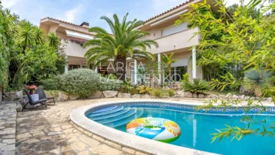 Chalet on Carrer del Pou de la Taurana photo 6