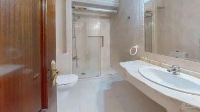 Piso en venta en Calle Virgen de Luján, Los Remedios (Distrito Los Remedios. Sevilla Capital) de 590.000 €