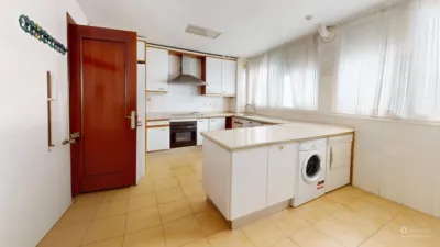 Piso en venta en Calle Virgen de Luján, Los Remedios (Distrito Los Remedios. Sevilla Capital) de 590.000 €