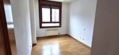 Piso en alquiler en Plaza Juan Pabloii, Villa de Prado (Valladolid Capital) de 900 €<span>/mes</span>