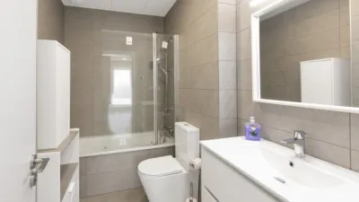 Piso en venta en Calle del Arca Real, cerca de Calle de El Aaiún, Las Delicias (Valladolid Capital) de 349.000 €