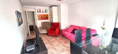 Piso en venta en Calle de los Embajadores, cerca de Paseo Juan Carlos I, Las Delicias (Valladolid Capital) de 210.000 €