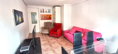 Piso en venta en Calle de los Embajadores, cerca de Paseo Juan Carlos I, Las Delicias (Valladolid Capital) de 210.000 €