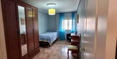 Piso en venta en Calle de los Embajadores, cerca de Paseo Juan Carlos I, Las Delicias (Valladolid Capital) de 210.000 €
