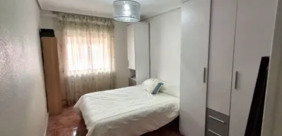 Piso en venta en Calle de los Embajadores, cerca de Paseo Juan Carlos I, Las Delicias (Valladolid Capital) de 210.000 €