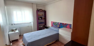 Piso en venta en Calle de los Embajadores, cerca de Paseo Juan Carlos I, Las Delicias (Valladolid Capital) de 210.000 €