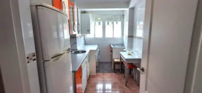 Piso en venta en Calle de los Embajadores, cerca de Paseo Juan Carlos I, Las Delicias (Valladolid Capital) de 210.000 €