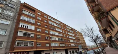 Piso en venta en Calle de los Embajadores, cerca de Paseo Juan Carlos I, Las Delicias (Valladolid Capital) de 210.000 €