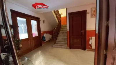 Chalet on Calle de Murillo photo 28