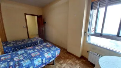 Piso en venta en Calle de las Mieses, Huerta del Rey-Arturo Eyríes (Valladolid Capital) de 240.000 €