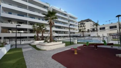 Piso en alquiler en Calle Akutan, Bellavista (Distrito Bellavista-La Palmera. Sevilla Capital) de 1.150 €<span>/mes</span>