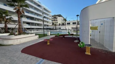 Piso en alquiler en Calle Akutan, Bellavista (Distrito Bellavista-La Palmera. Sevilla Capital) de 1.150 €<span>/mes</span>