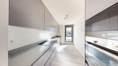 Piso en alquiler en Calle Akutan, Bellavista (Distrito Bellavista-La Palmera. Sevilla Capital) de 1.150 €<span>/mes</span>